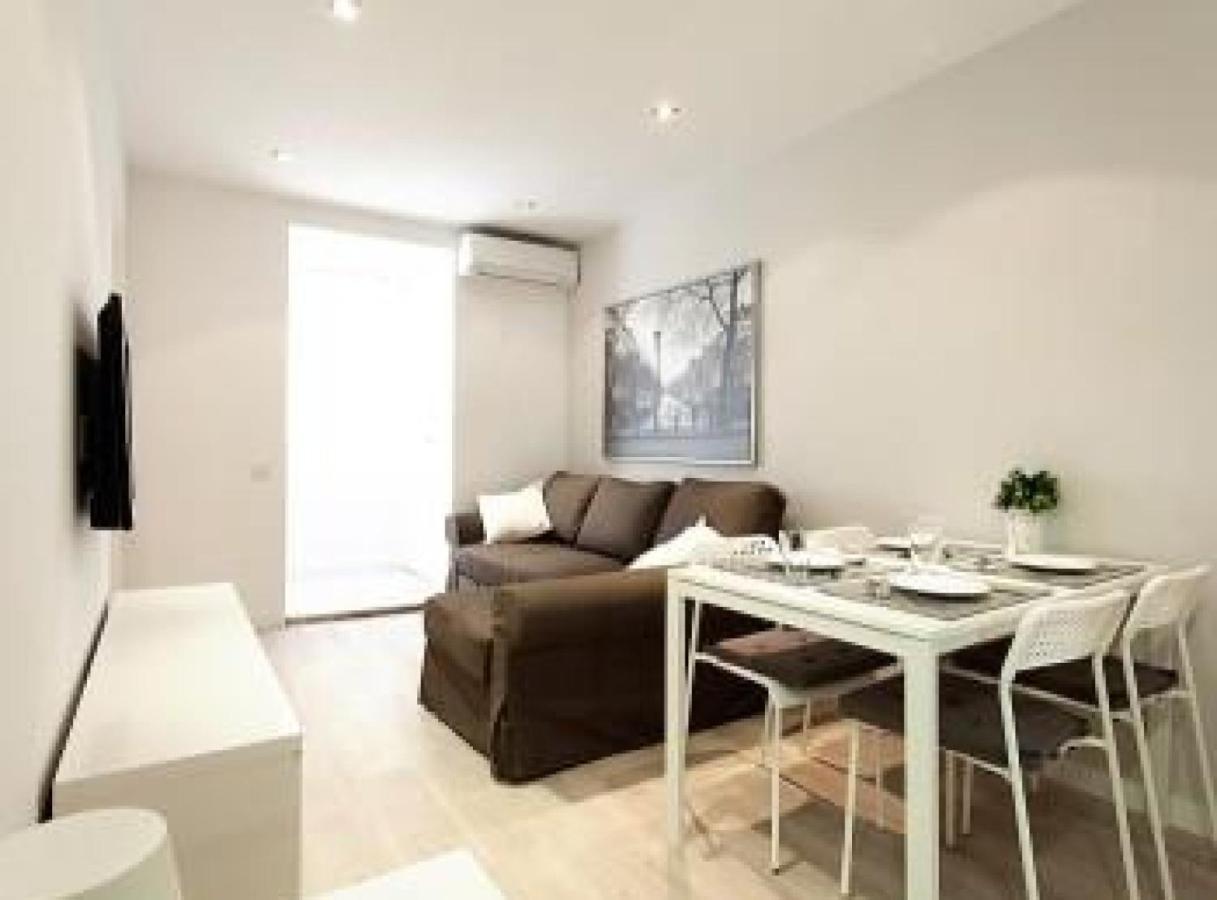 Miquel Angel - In Sants Large Community Terrace Barcelona