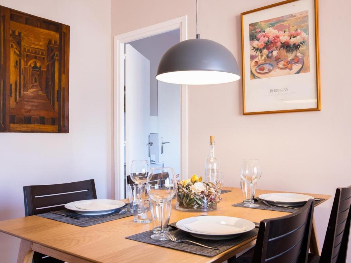 Apartment Clot Market