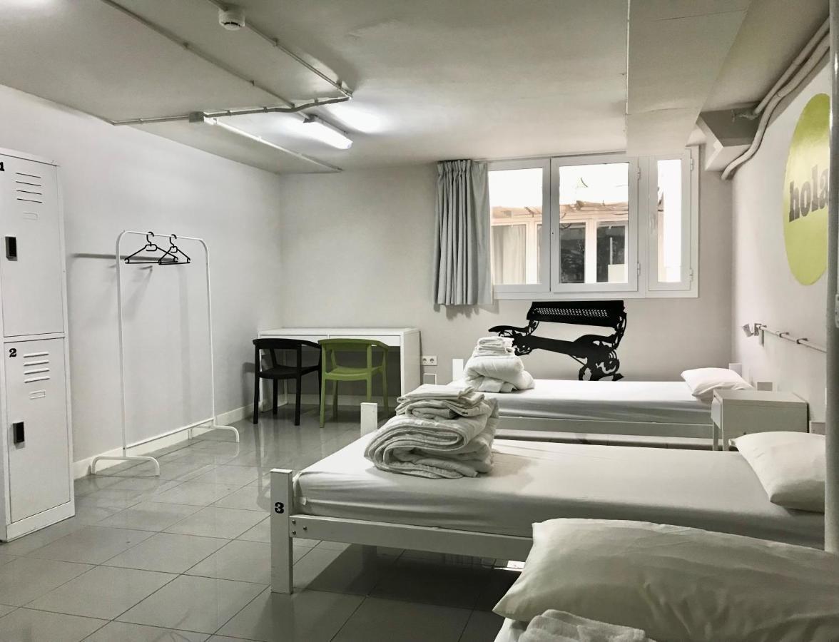 Hola Eixample Hostal