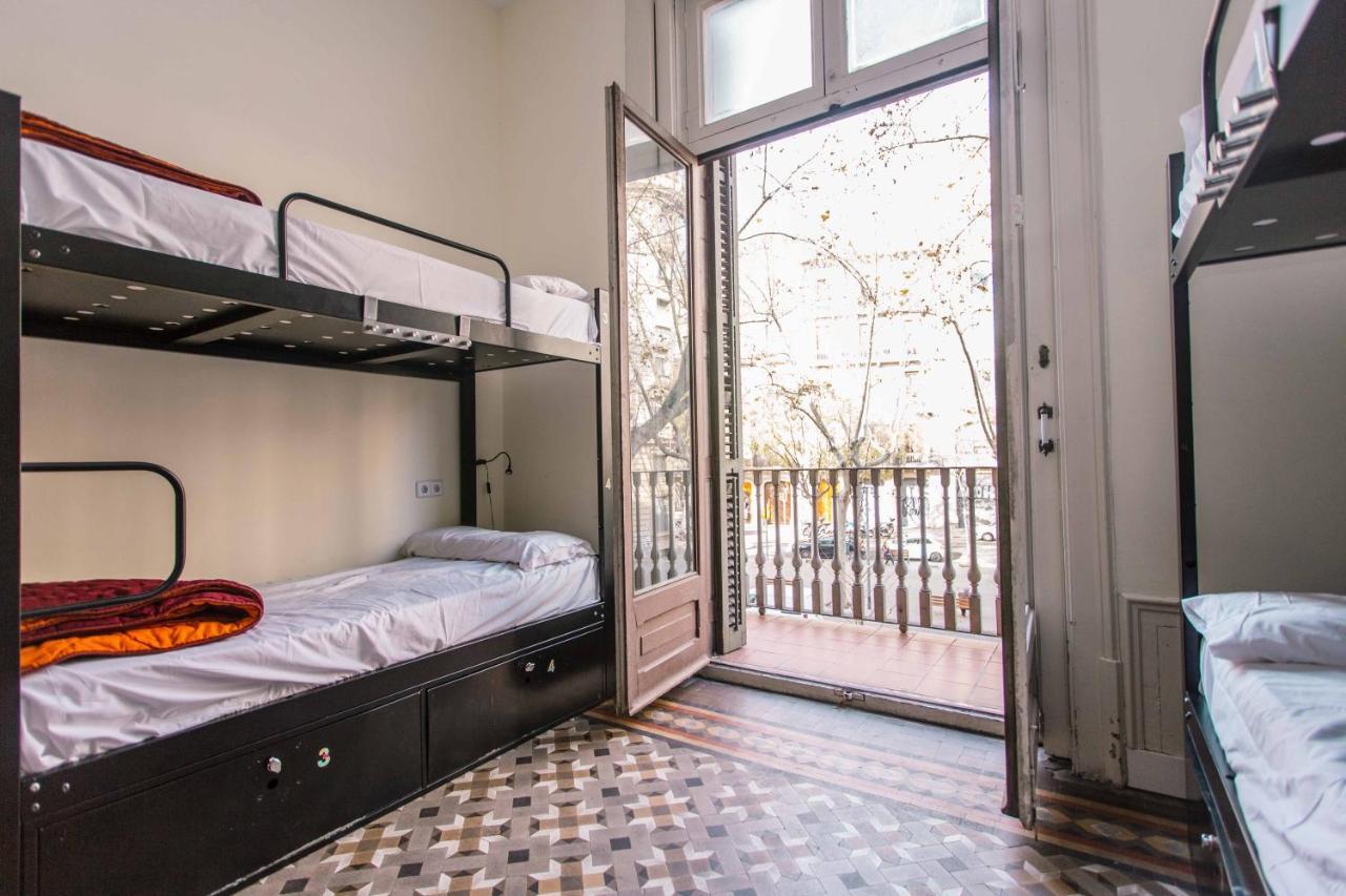 360 Borne Hostal