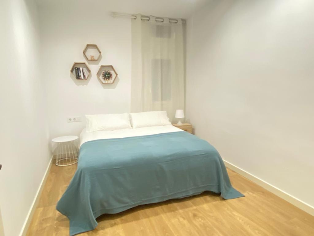 Lovely New 20 Minutes From Center. Apartamento Barcelona