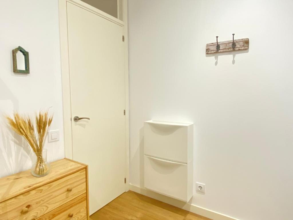 Apartamento Lovely New 20 Minutes From Center. Barcelona