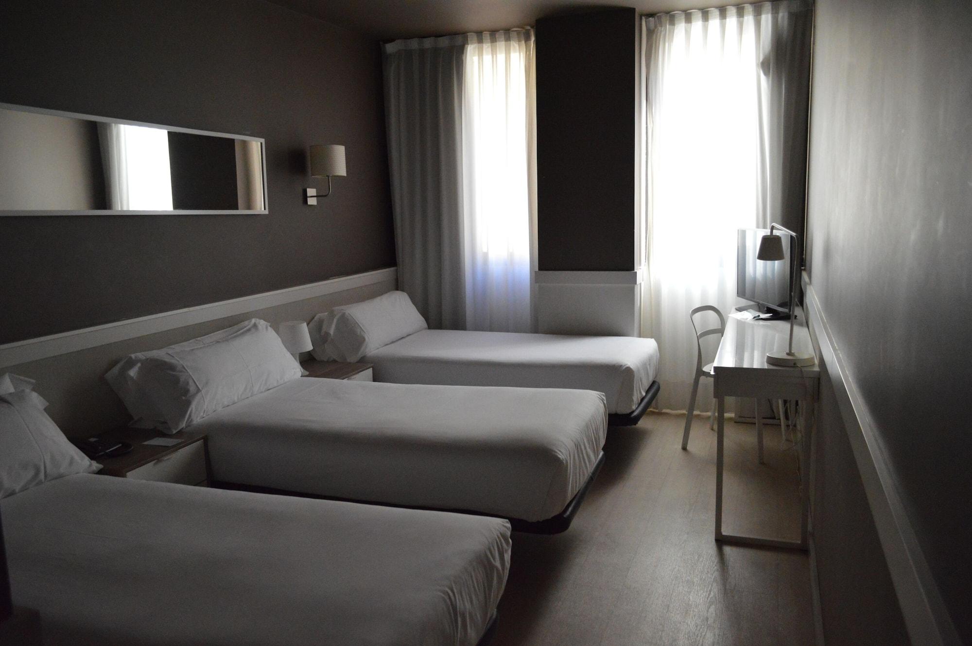 Hotel Paral-lel 2*