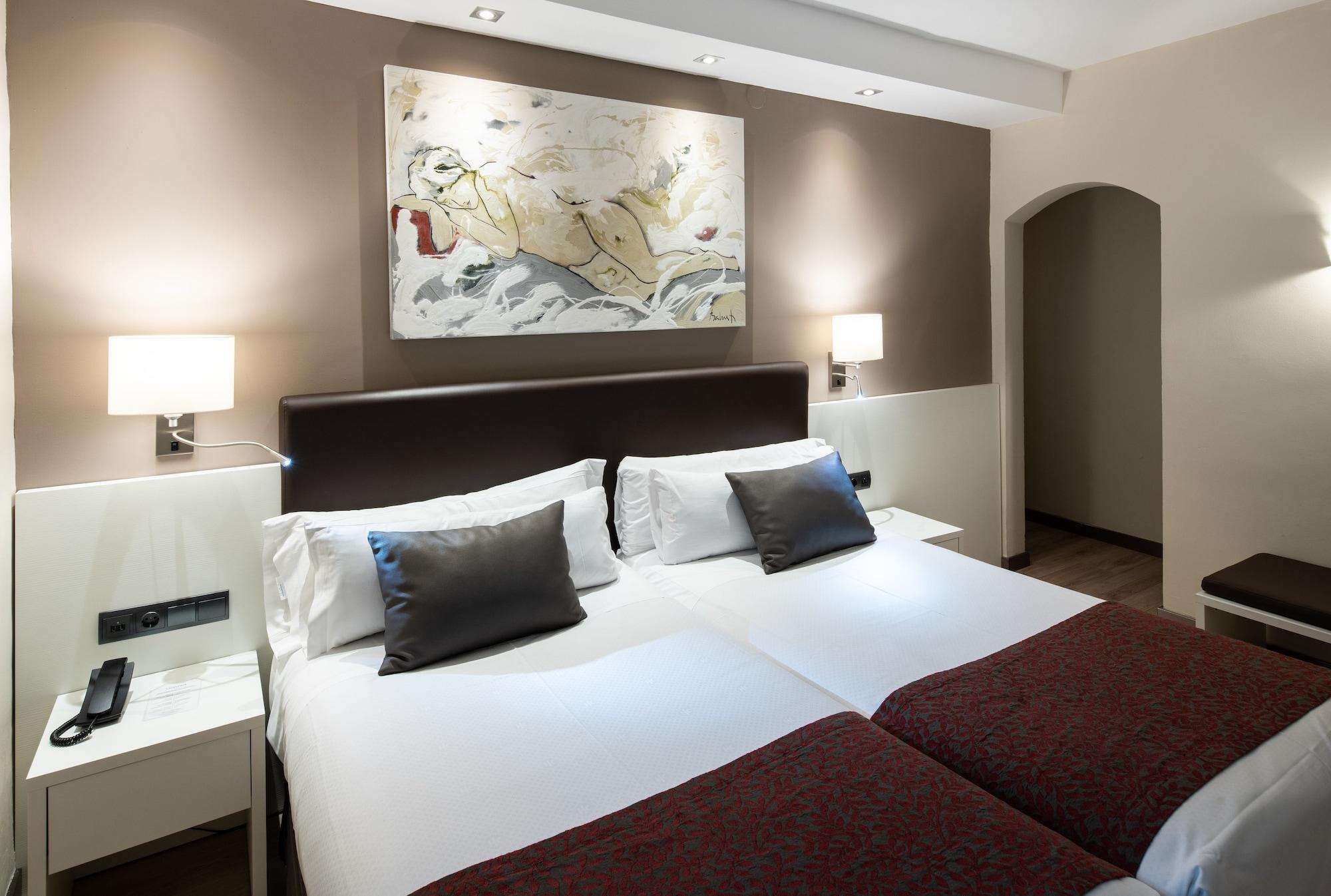 Hotel Catalonia Castellnou 3*