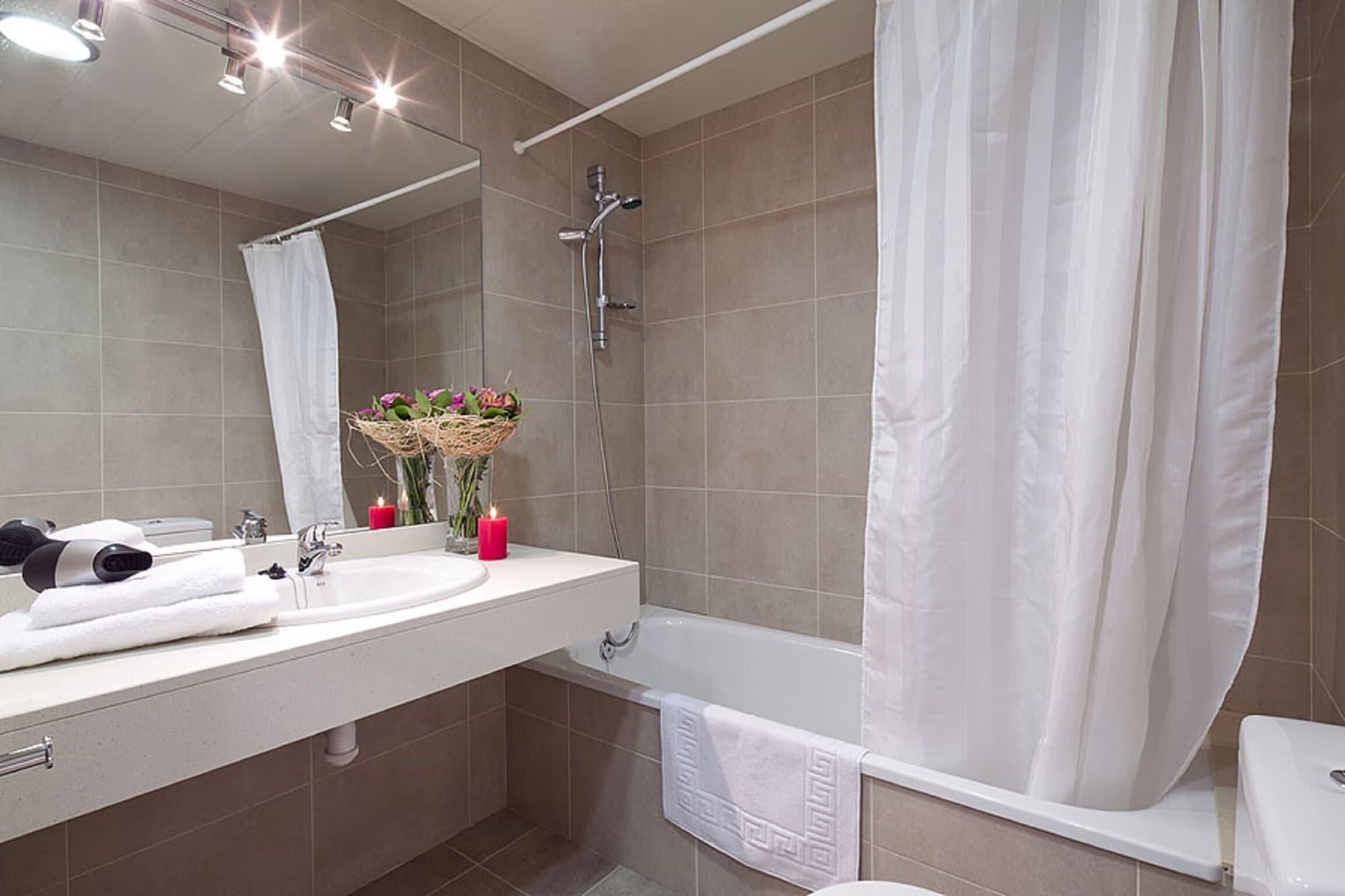 Charmsuites Nou Rambla *