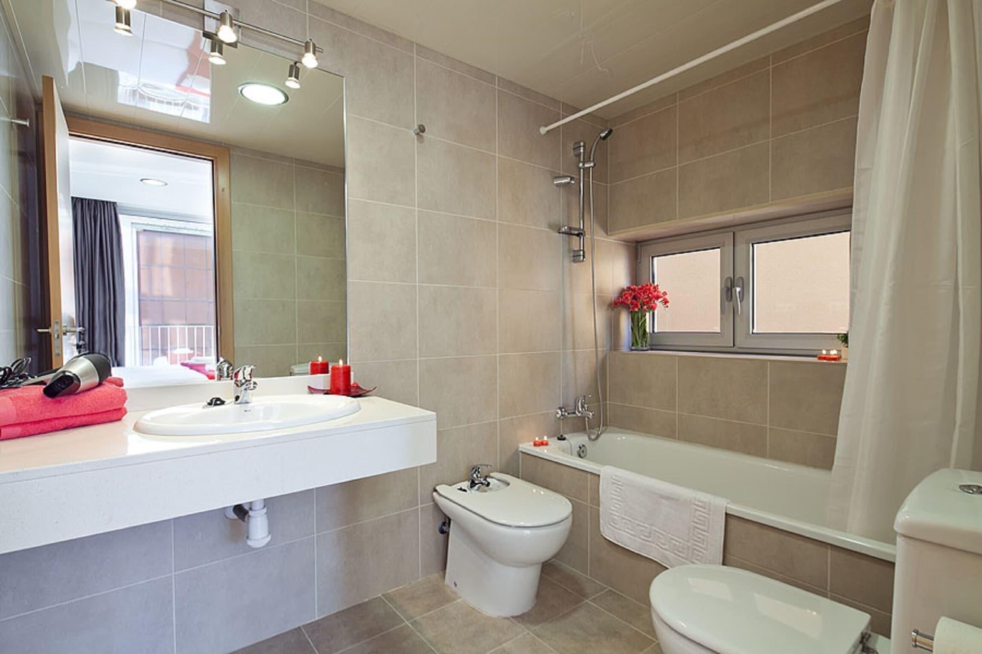 Charmsuites Nou Rambla Apartment