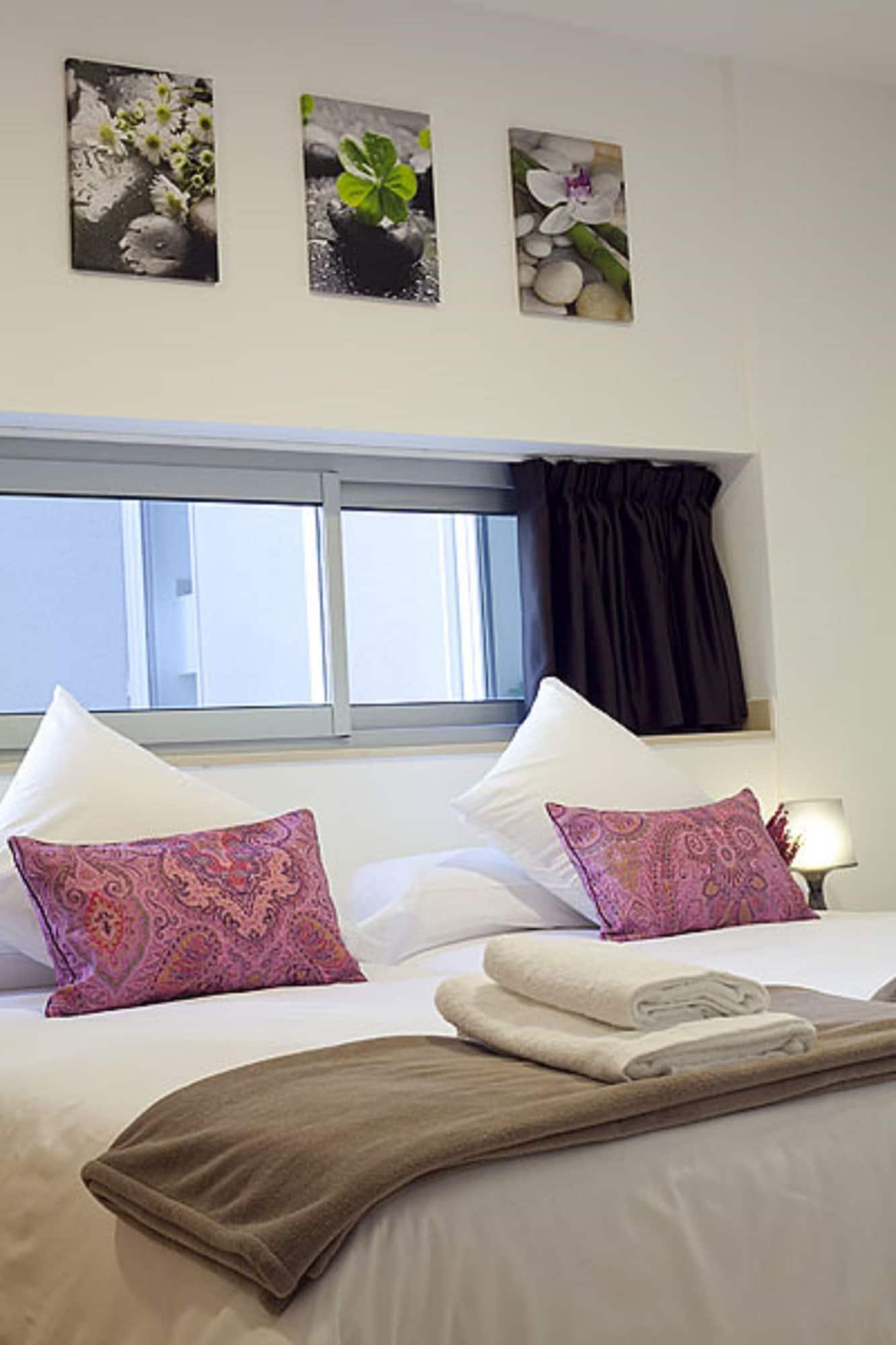 Charmsuites Nou Rambla Apartment