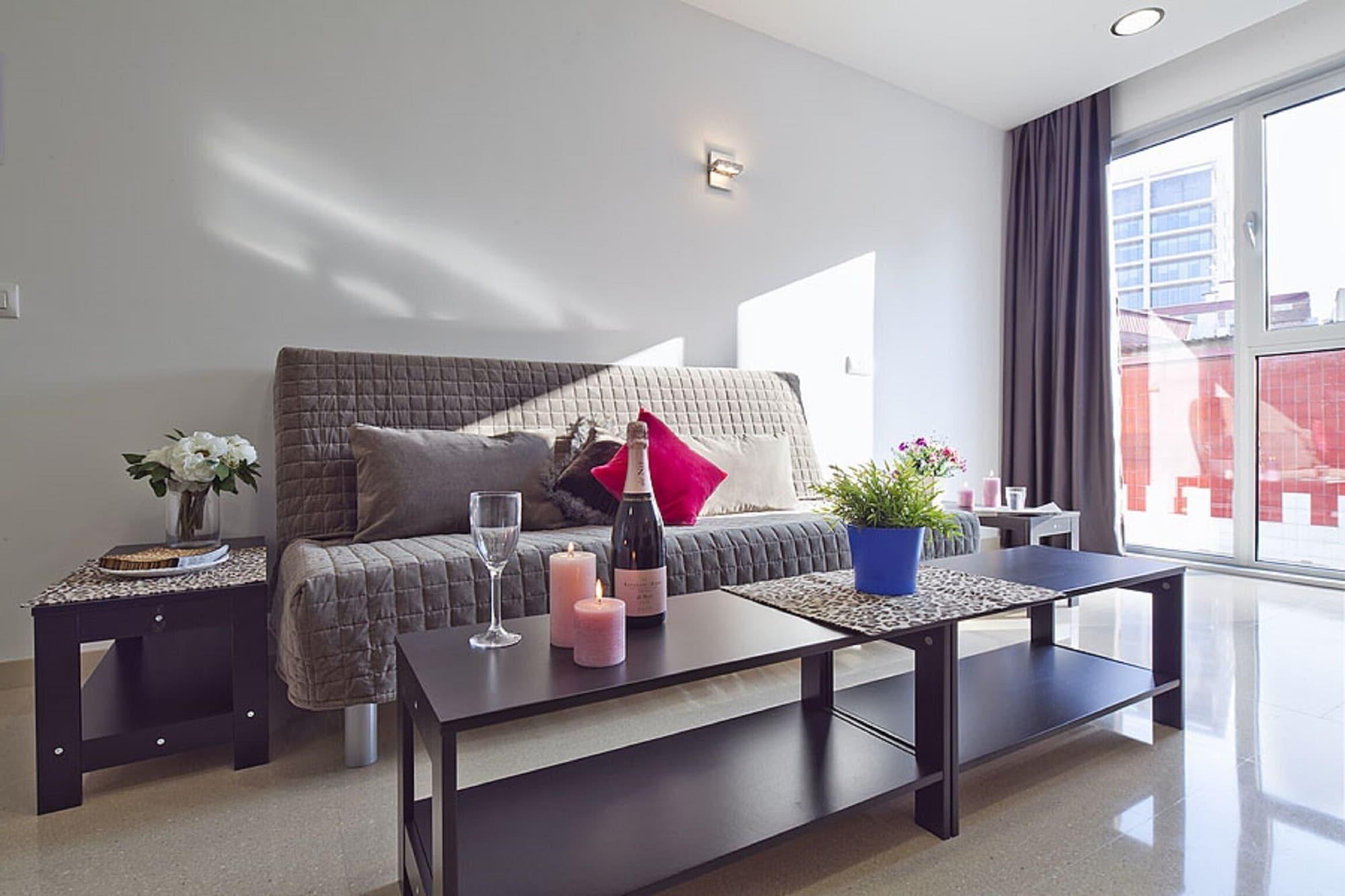 Charmsuites Nou Rambla Apartment *