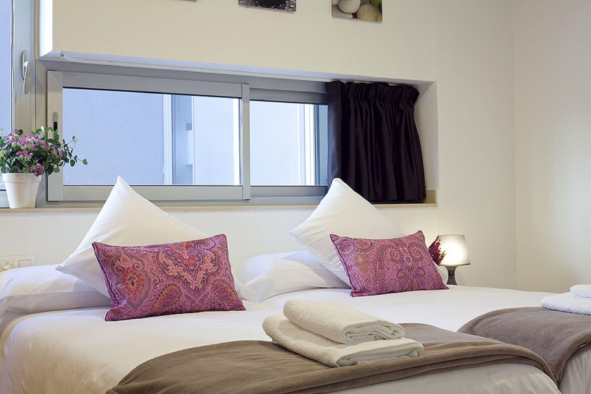 Apartment Charmsuites Nou Rambla Barcelona