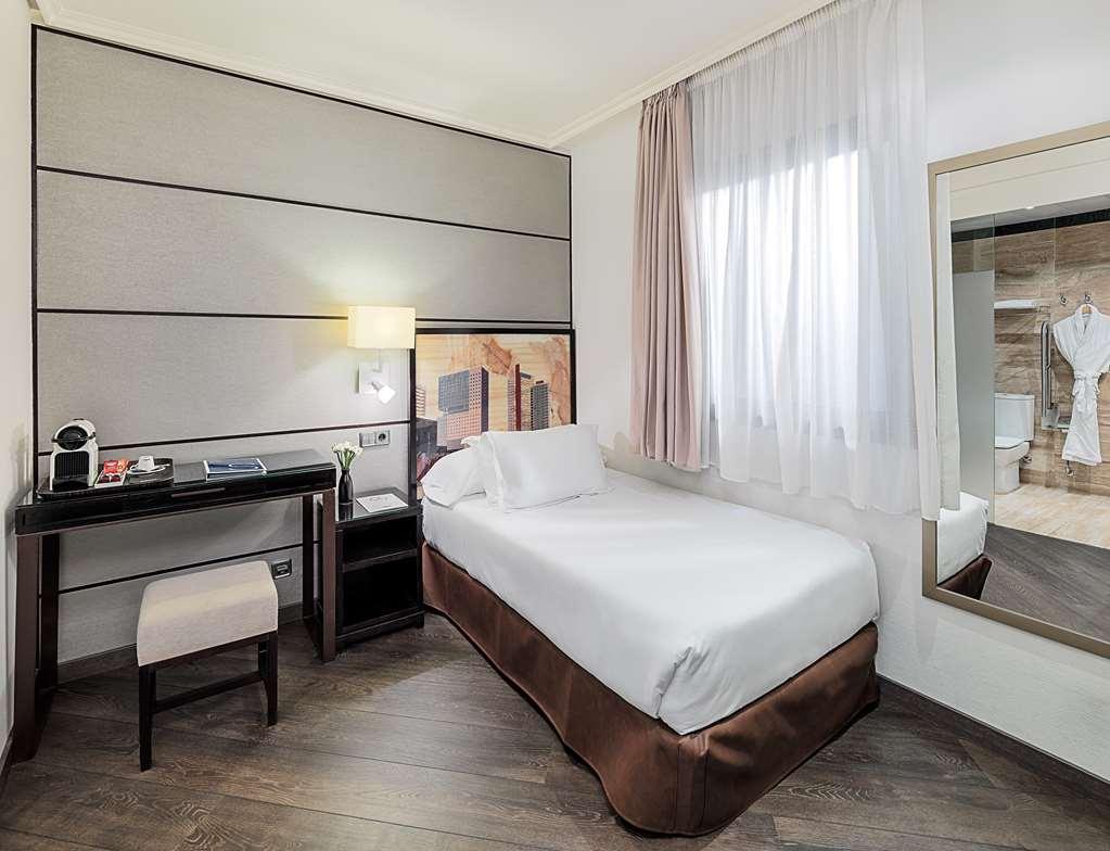 H10 Universitat 4*