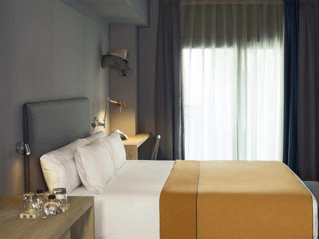 Yurbban Trafalgar Hotel