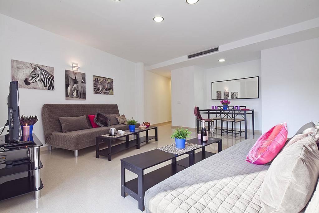 Charmsuites Nou Rambla Apartment