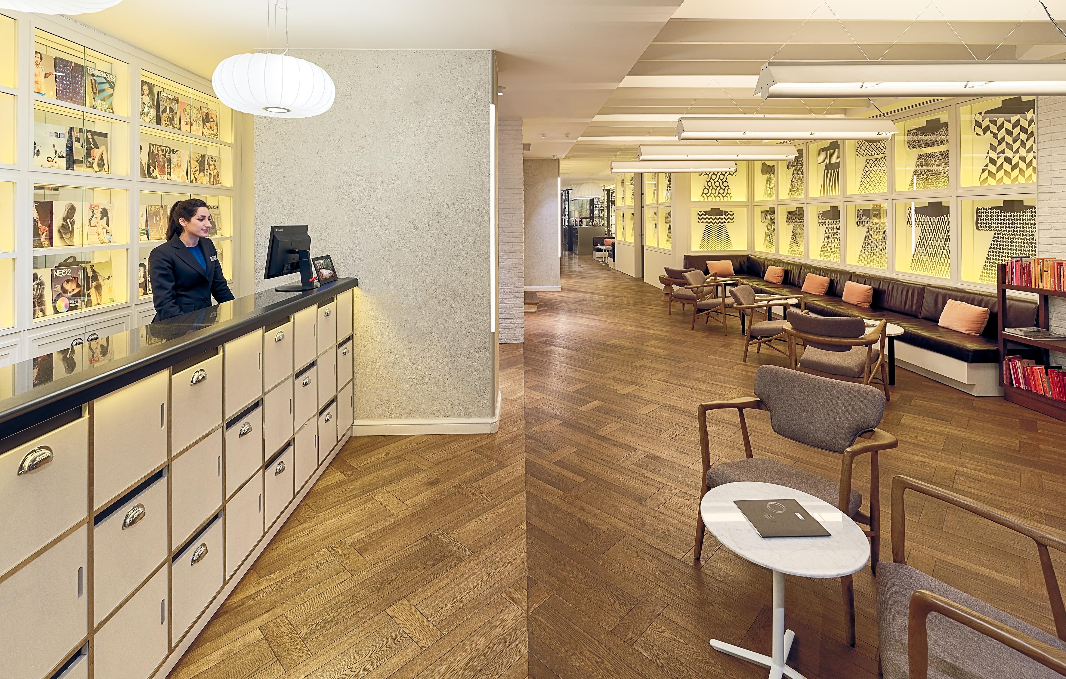 H10 Universitat Hotel