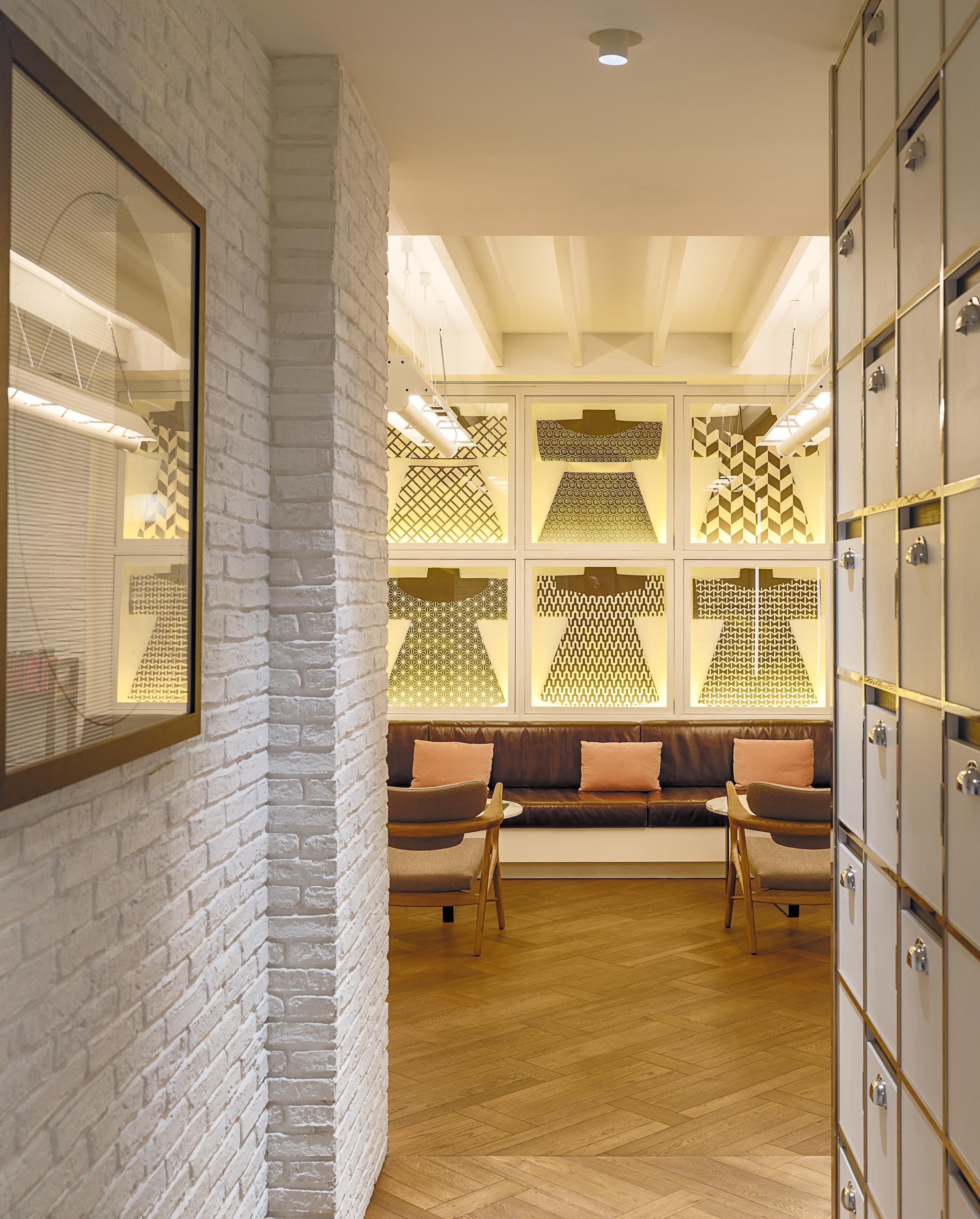 Hotel H10 Universitat 4*