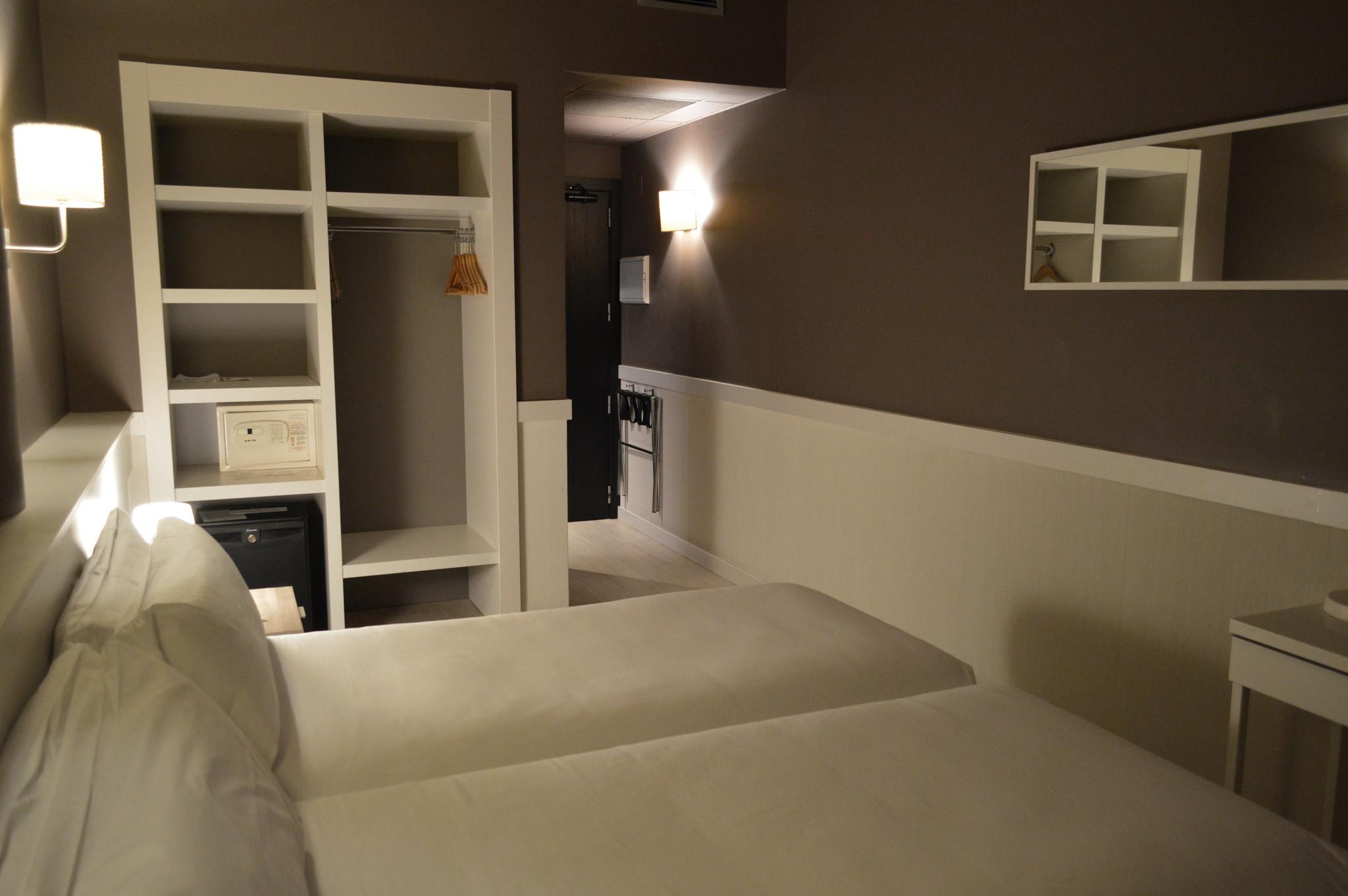 Paral-lel Hotel