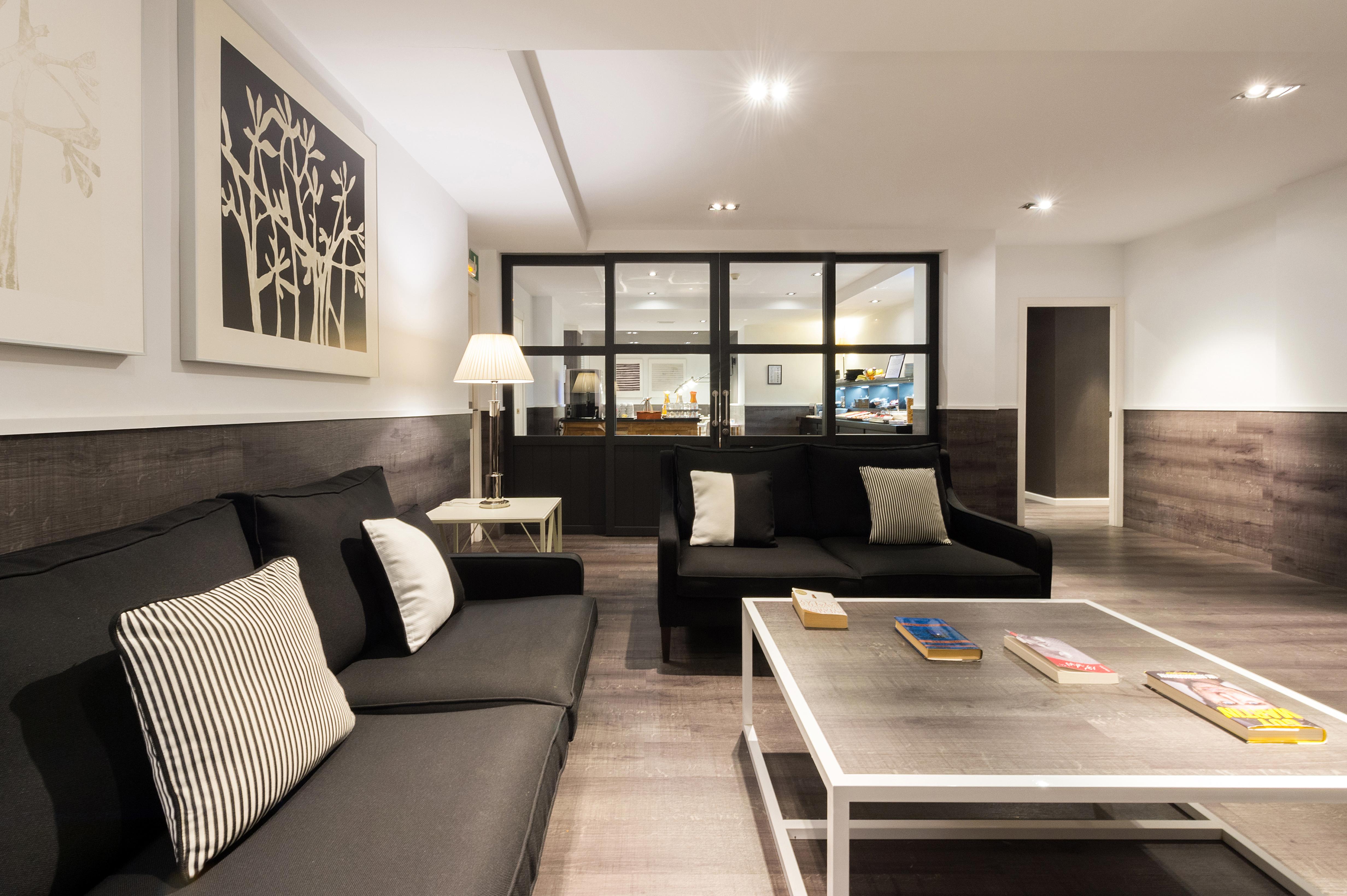 Paral-lel Hotel