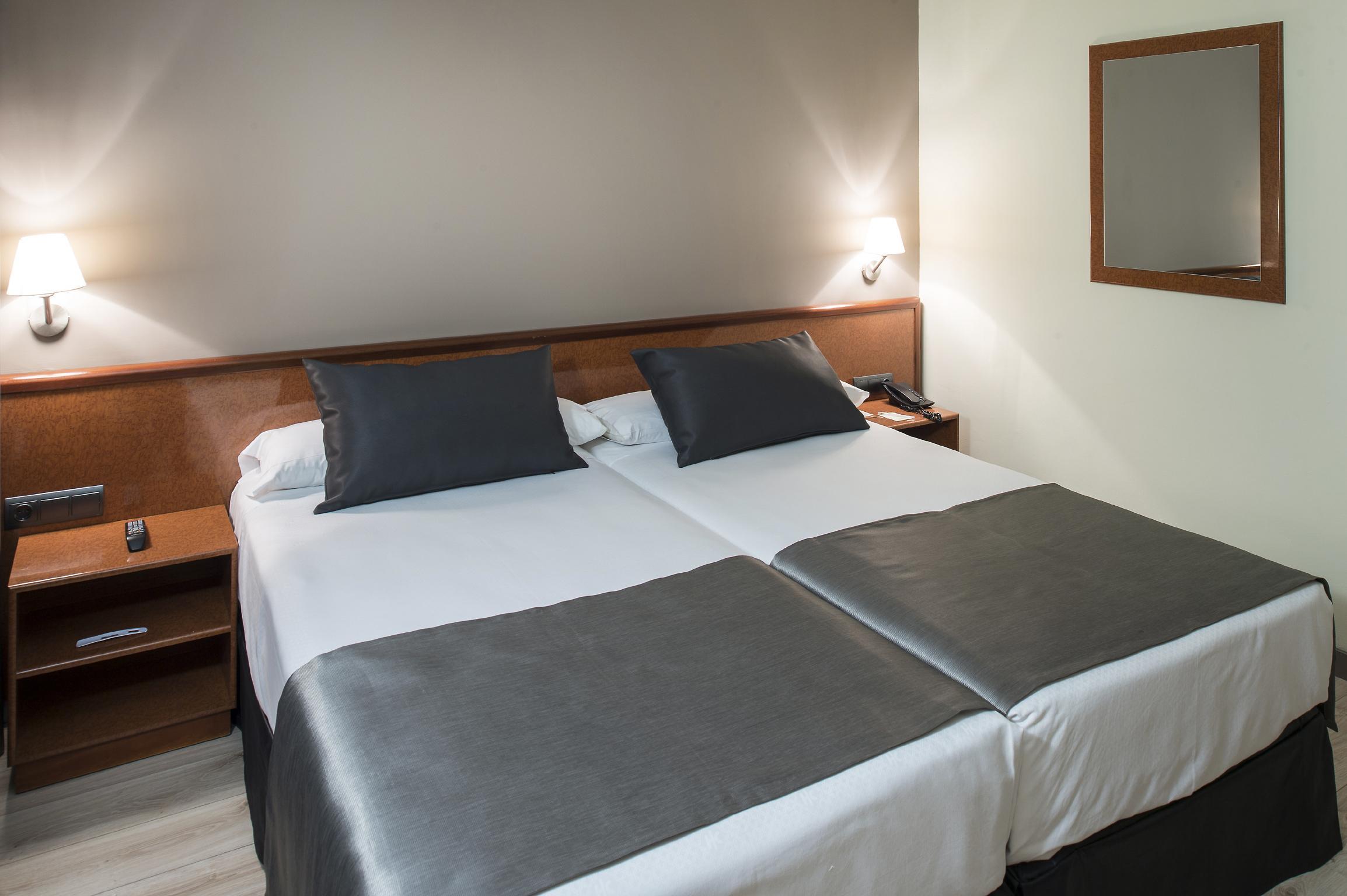 Catalonia Castellnou Hotel