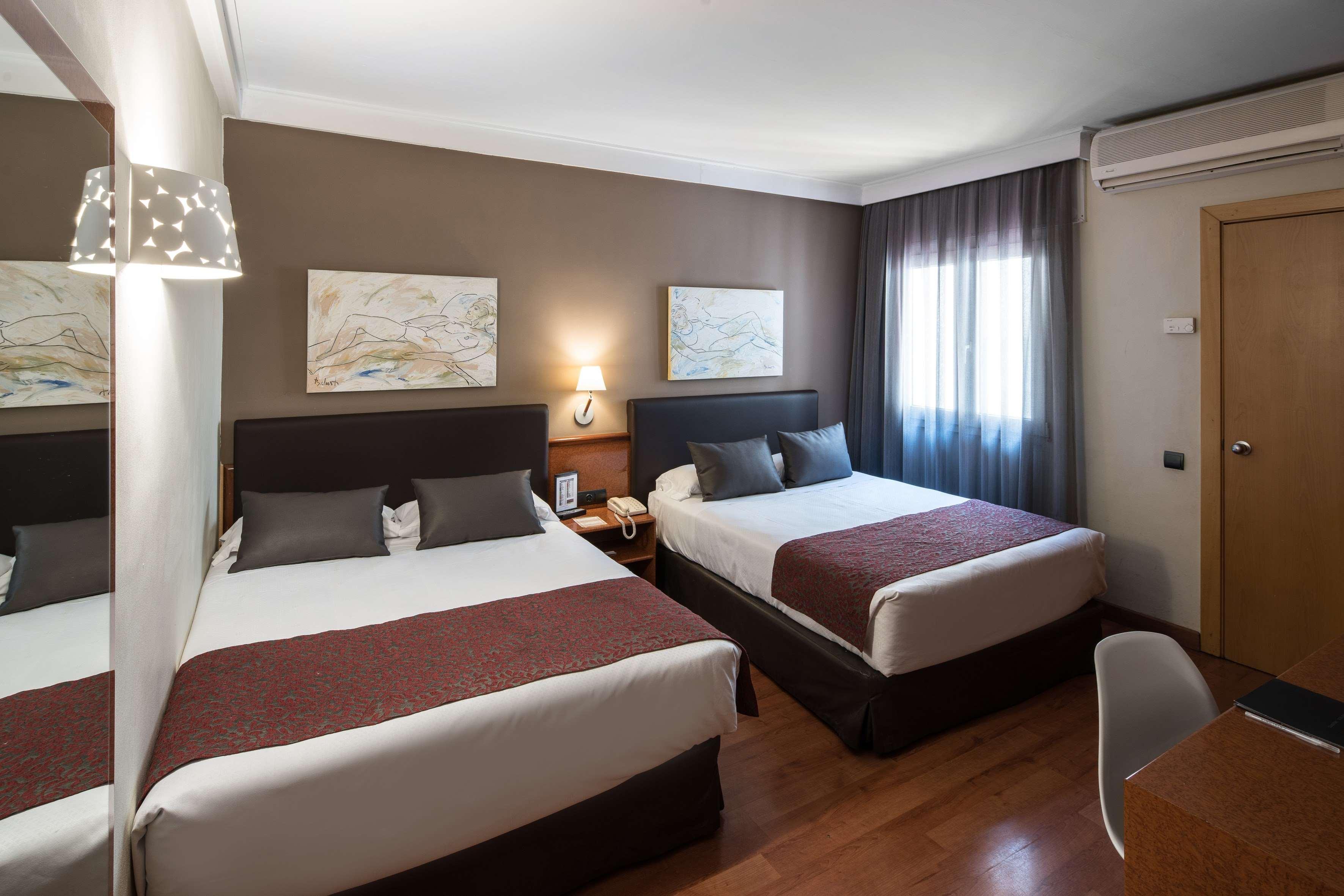 Hotel Catalonia Castellnou 3*