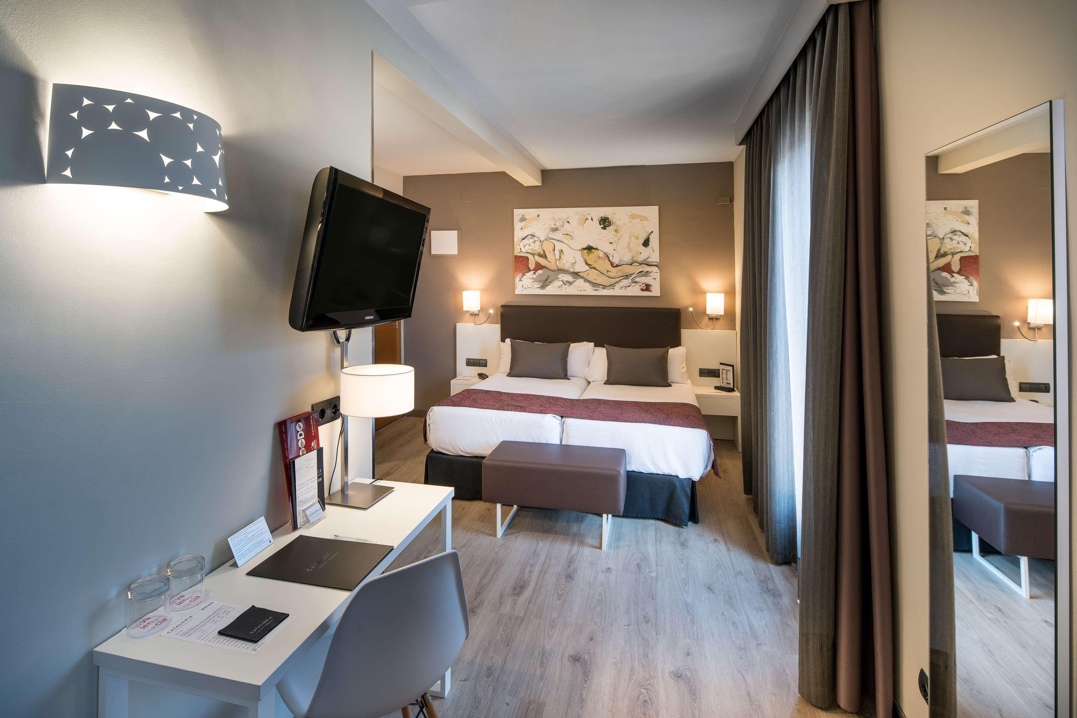 Hotel Catalonia Castellnou 3*