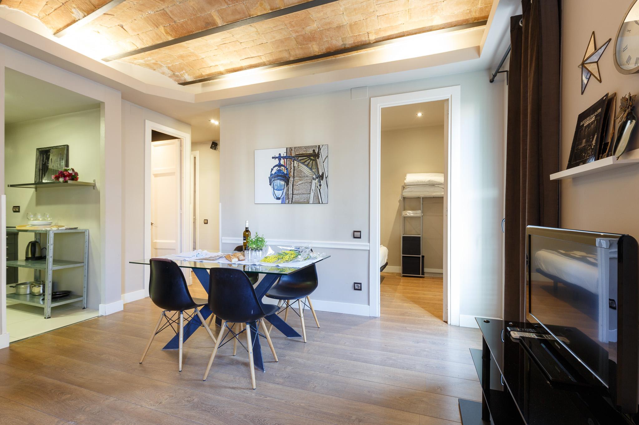 Ainb Eixample-miro Apartment