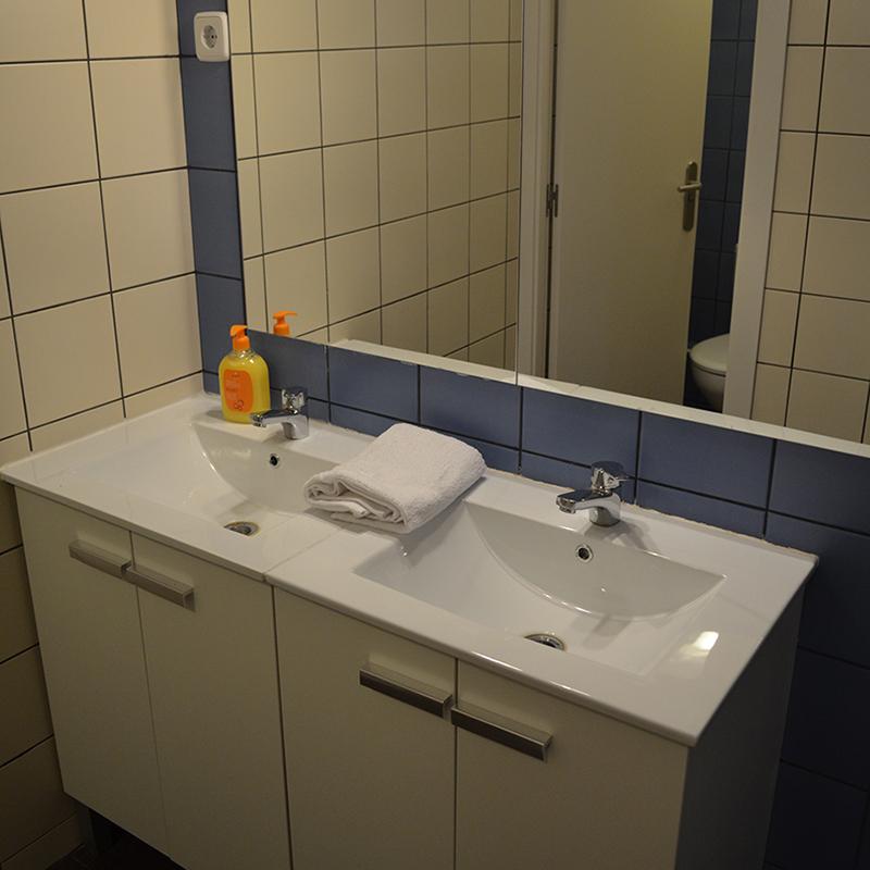 360 Borne Hostal *
