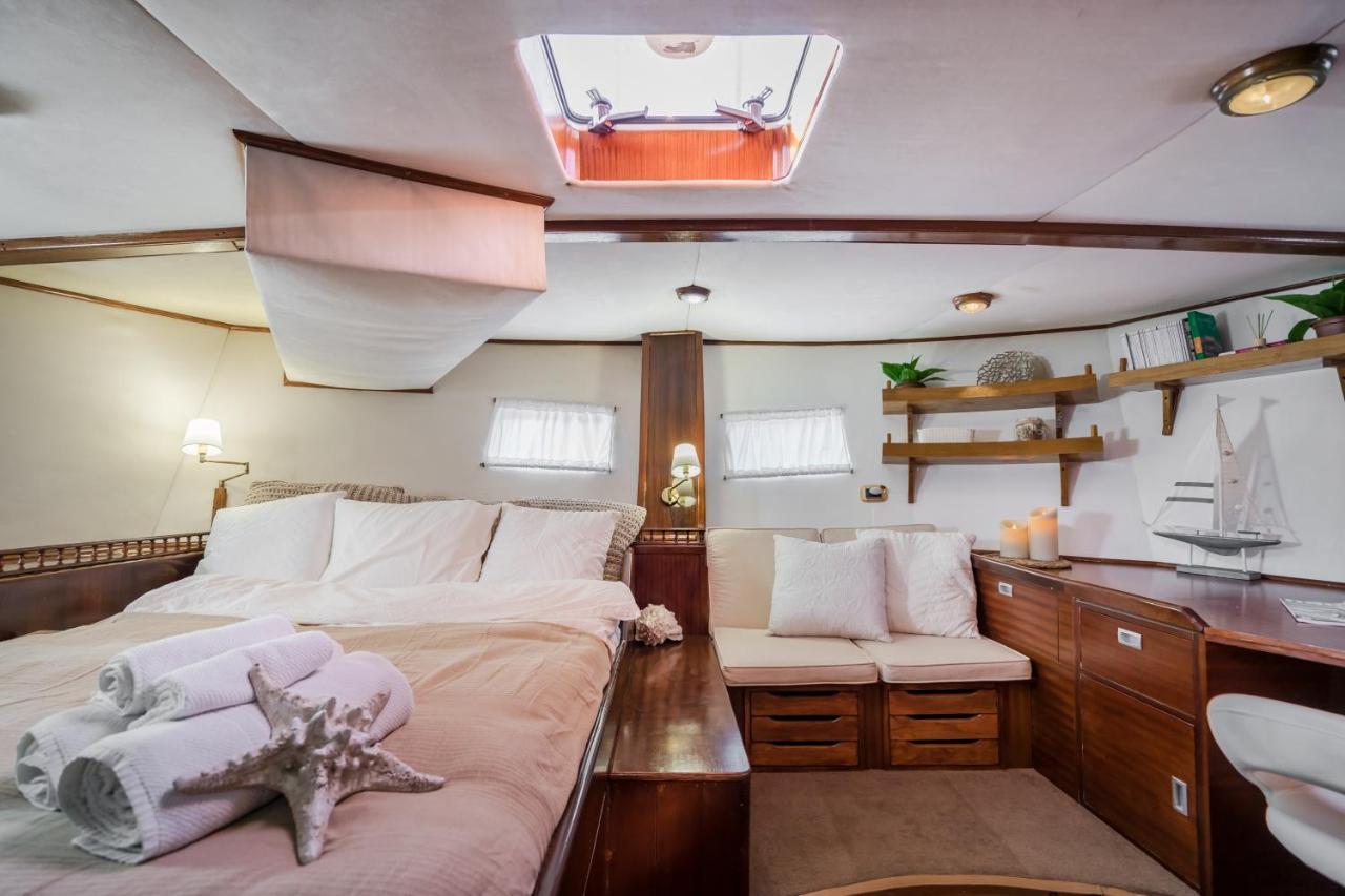Spacious Yacht Center 5 Botel Barcelona