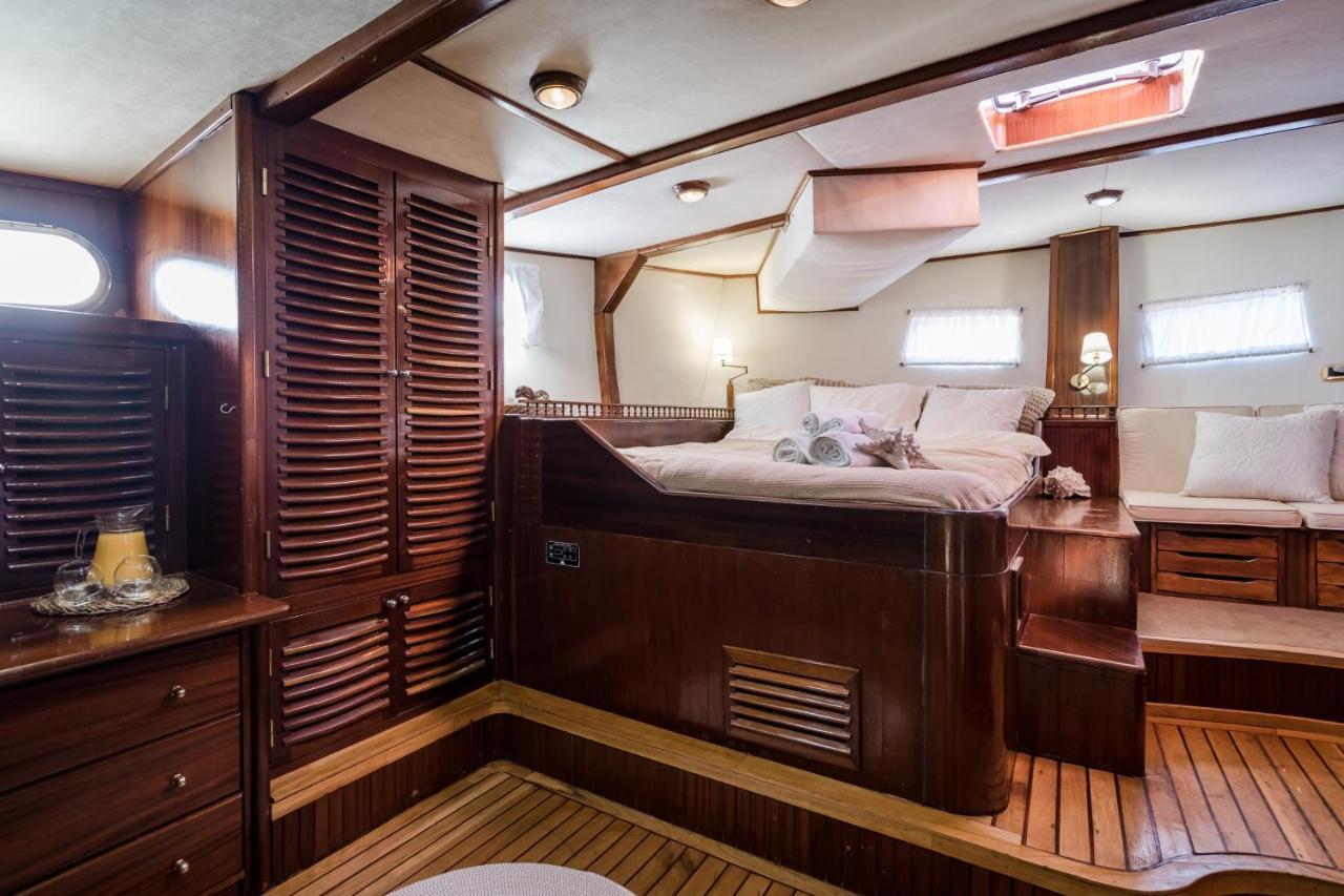 Botel Spacious Yacht Center 5 Barcelona