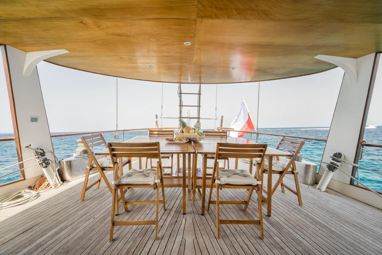 Spacious Yacht Center 5 Barcelona