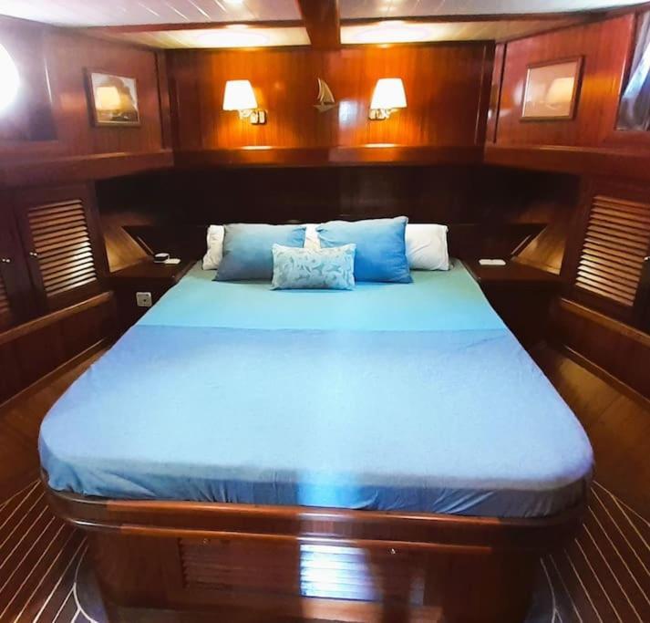 Hotel en barco Adara Yacht - Big Turkish Gulet Barcelona