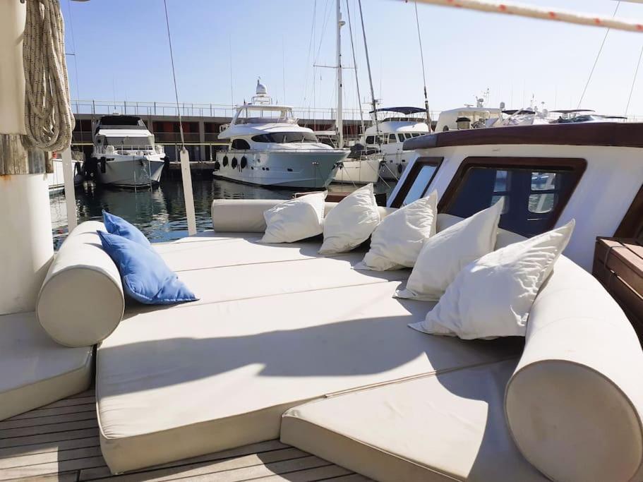 Adara Yacht - Big Turkish Gulet Hotel en barco Barcelona
