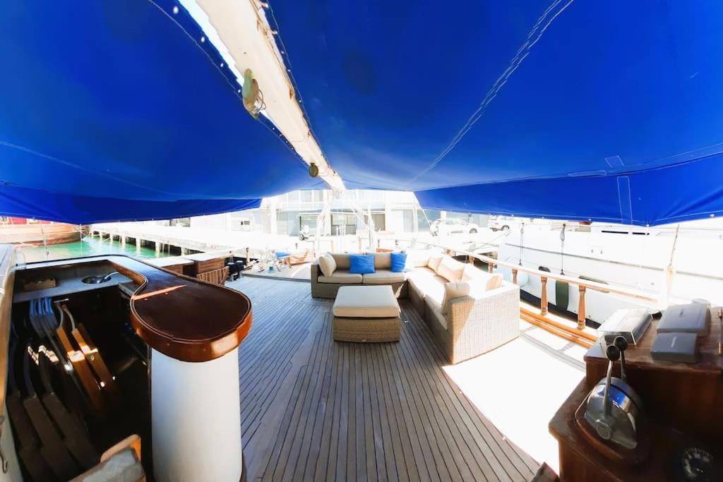 Adara Yacht - Big Turkish Gulet Hotel en barco Barcelona