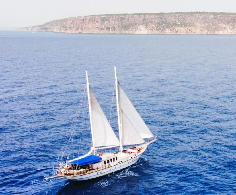 Adara Yacht - Big Turkish Gulet * Barcelona