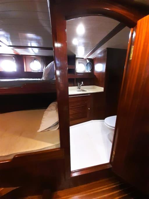 Hotel en barco Adara Yacht - Big Turkish Gulet