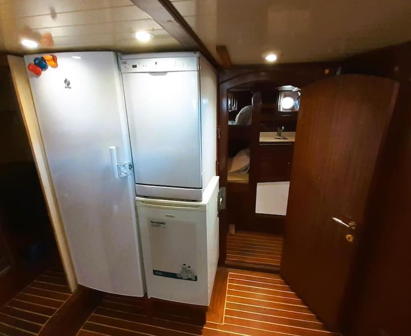 Adara Yacht - Big Turkish Gulet Hotel en barco