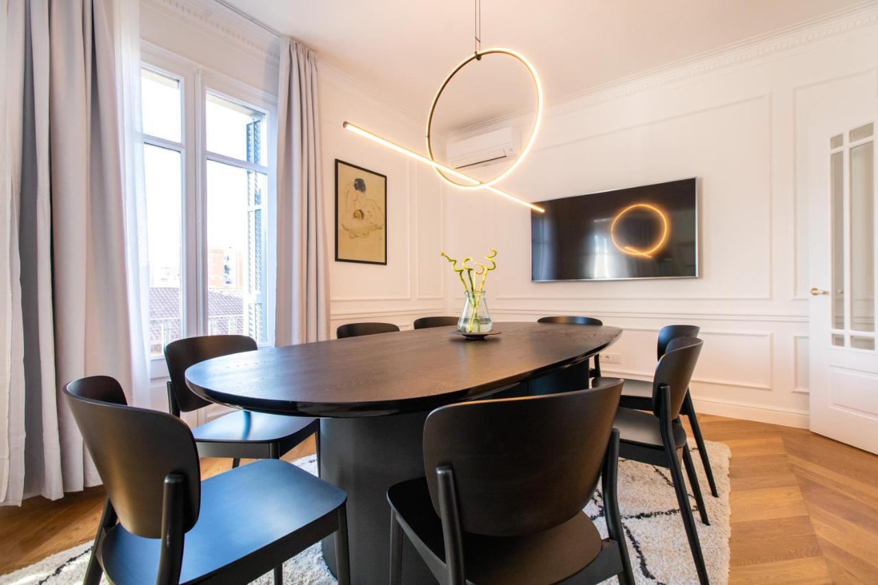 Majestic 4br/4bath In Sagrada Familia Area Apartamento *