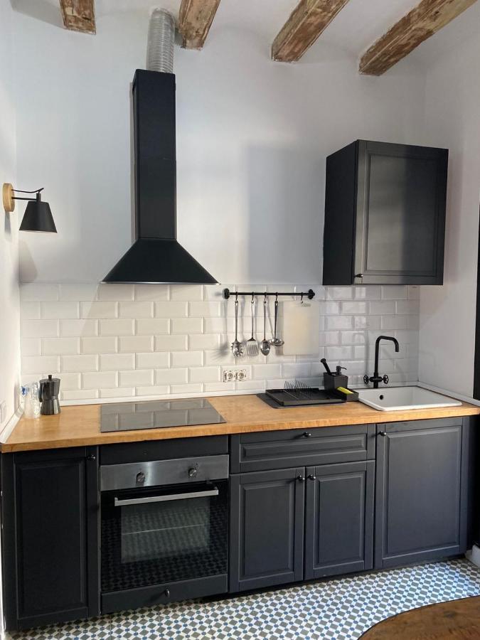 Spacious Modern In The Vibrant El Raval Apartamento