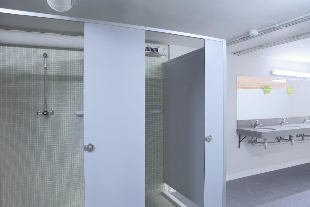 Hola Eixample Hostal Barcelona