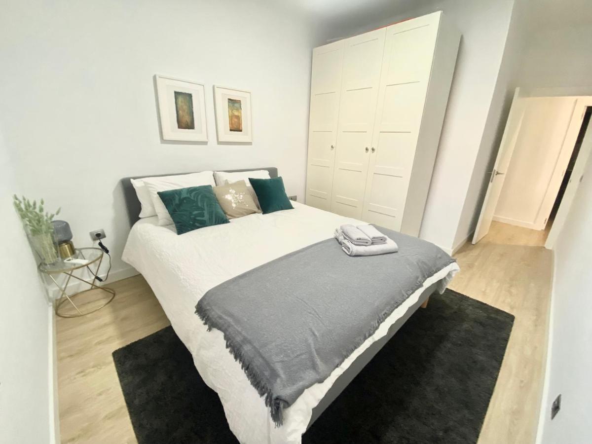 Chic Apartments- Free Parking - 10 Min From Bcn Centre By Metro Apartment Barcelona