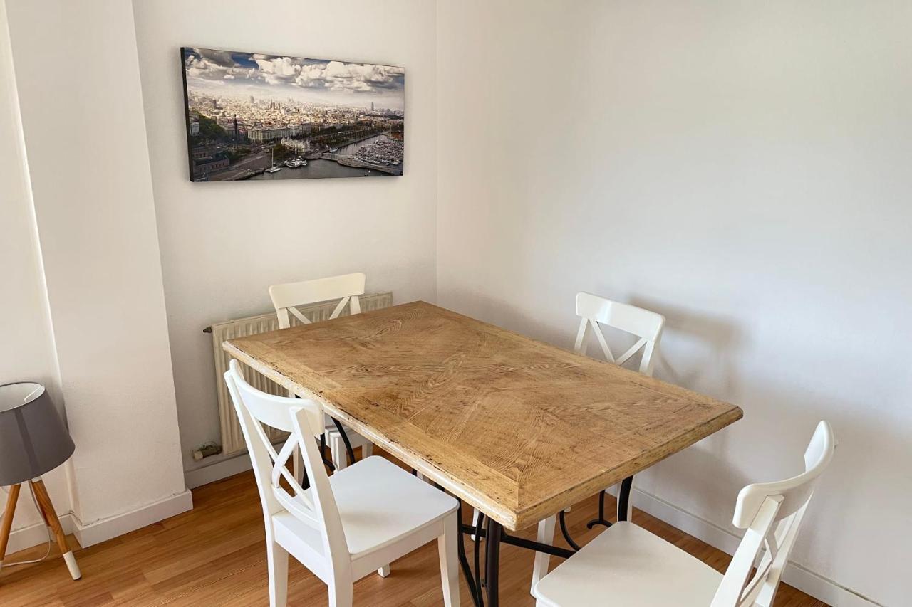 With Sea Views Next To The Of Mar Bella Apartamento