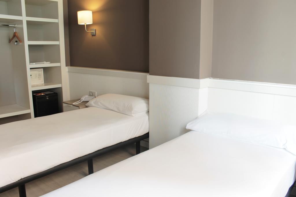 Paral-lel Hotel 2*
