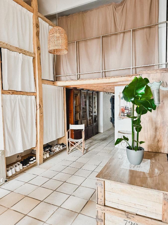 Privada, Casa Compartida Con Pareja Private Room, Shared House With A Couple * Barcelona