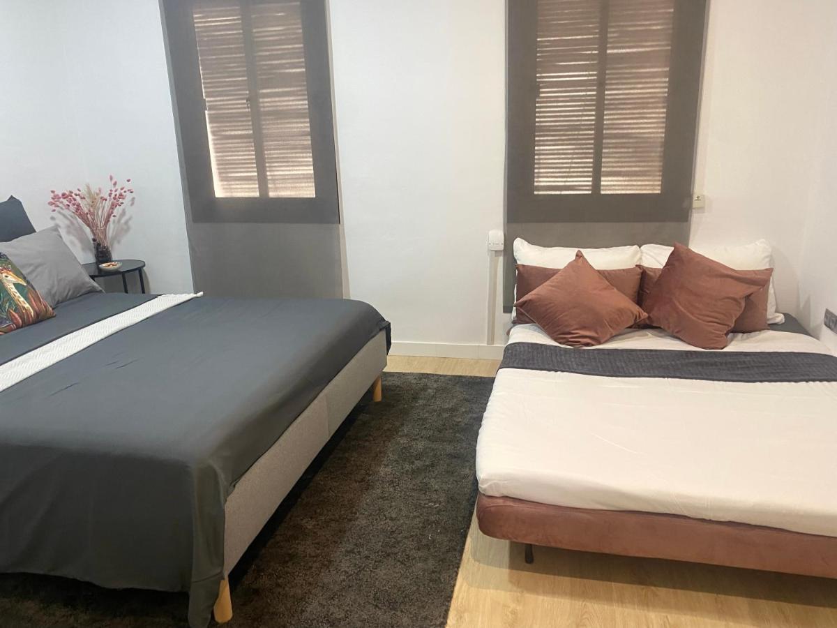Apartment Chic Apartments- Free Parking - 10 Min From Bcn Centre By Metro Barcelona