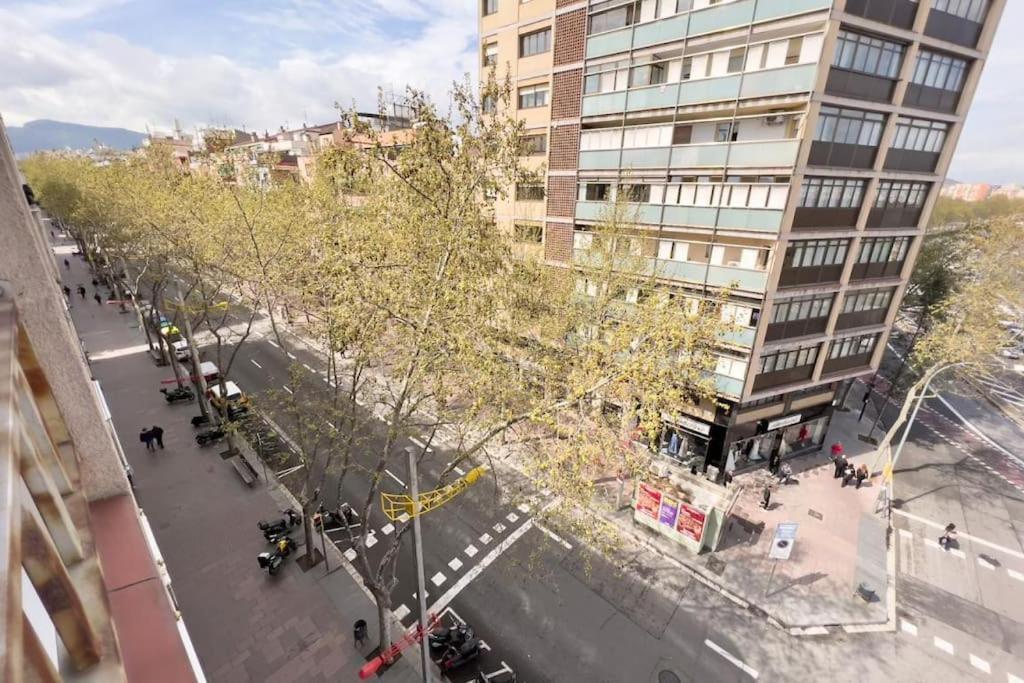 Apartamento Bebarceloner Sant Andreu - 3 Bedrooms Barcelona
