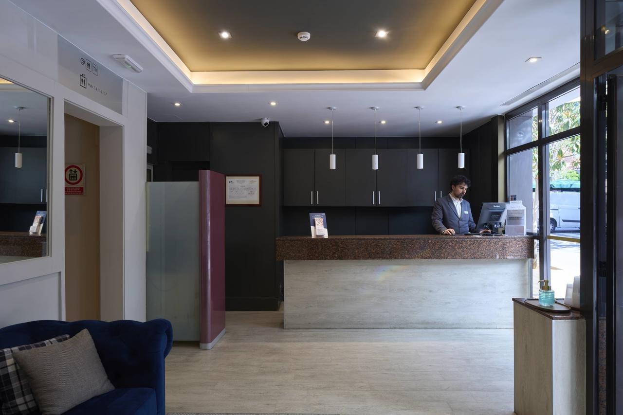 Hotel Catalonia Castellnou 3*