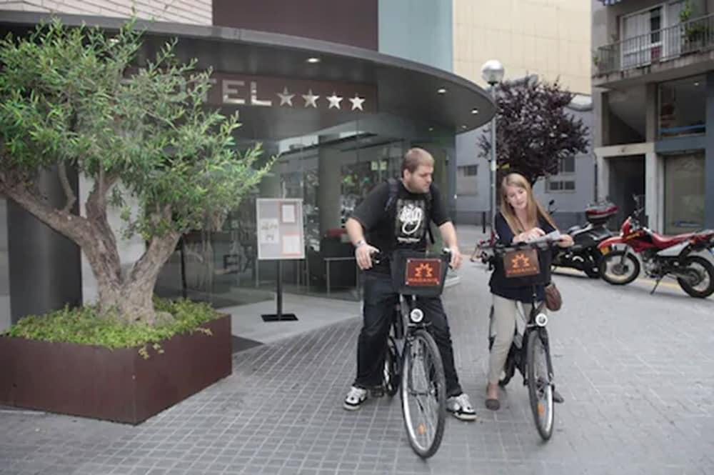 Hotel Madanis