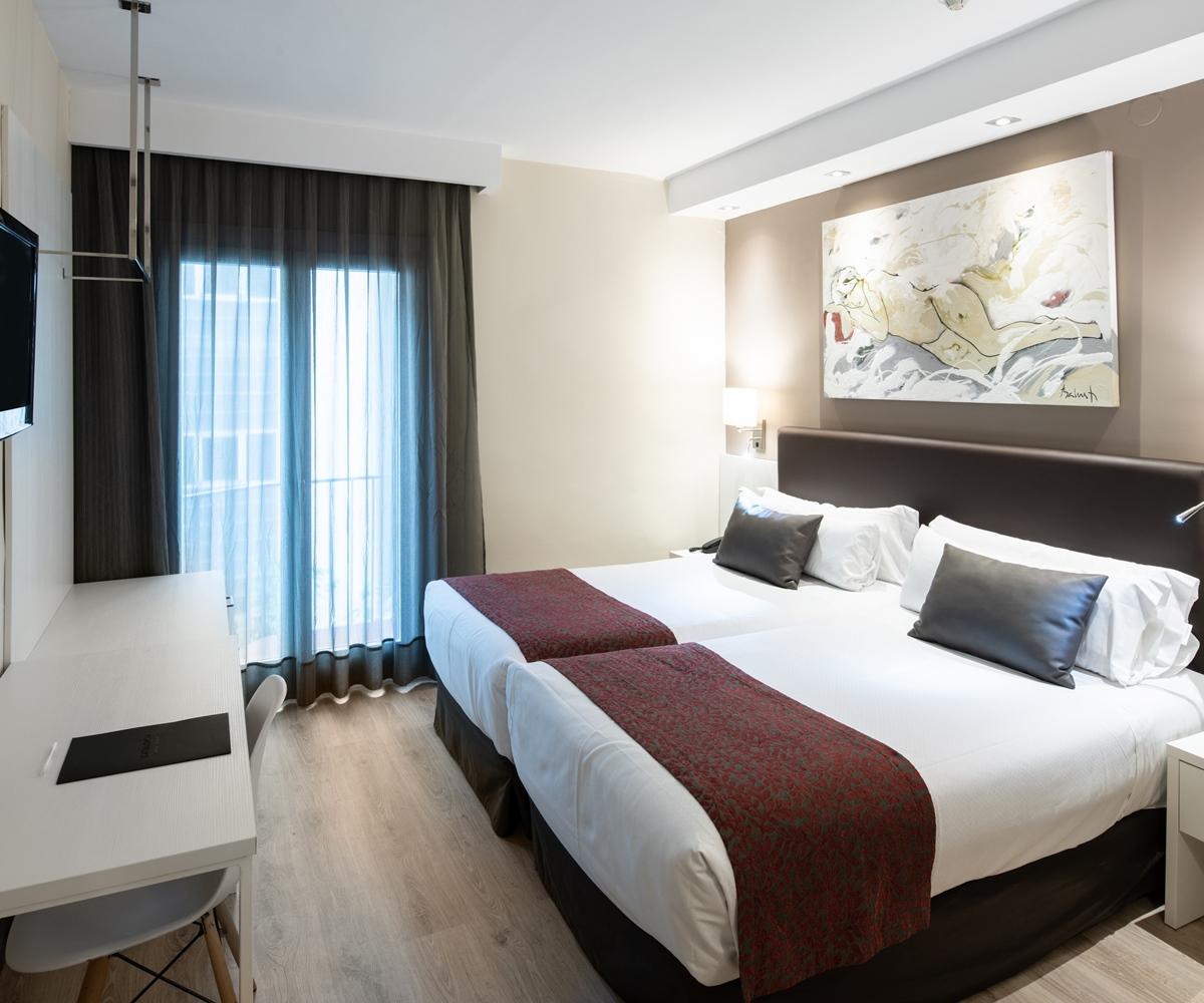 Hotel Catalonia Castellnou 3*