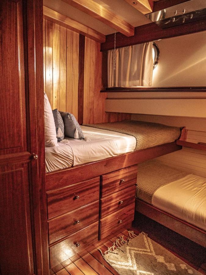 Botel Wooden Boat- La Goletta *