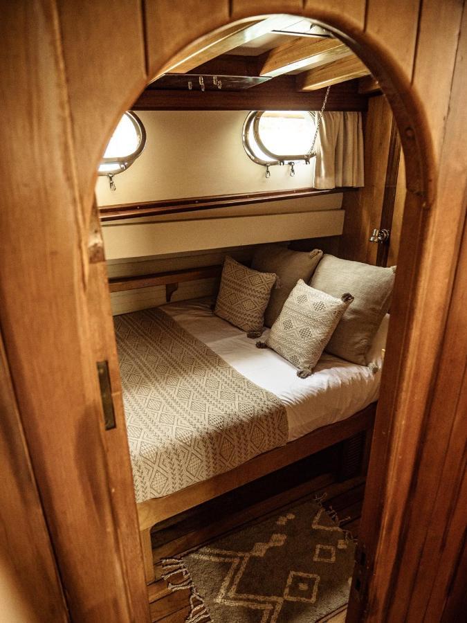 Wooden Boat- La Goletta Botel *