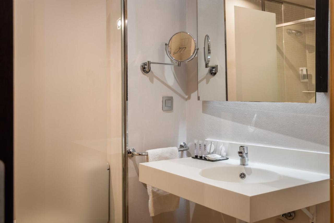 Madanis Hotel 4*