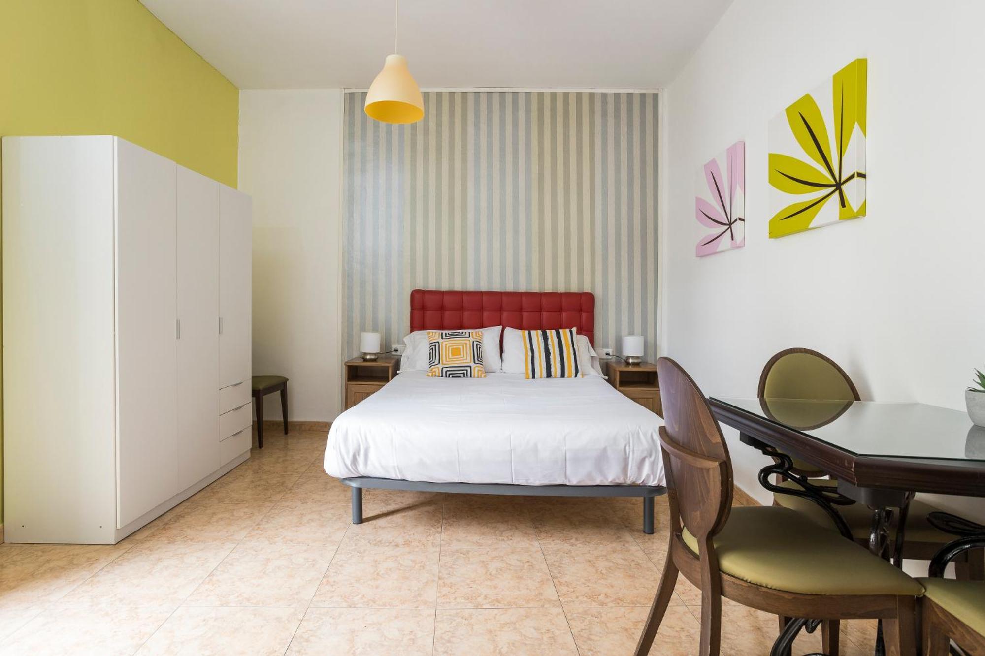 Apartaments Clot-sant Marti Apartment *